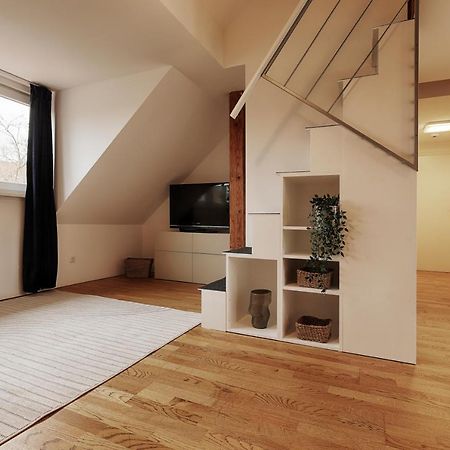 Homiestay City-Apartment, Balkon & Parkplatz Würzburg Esterno foto